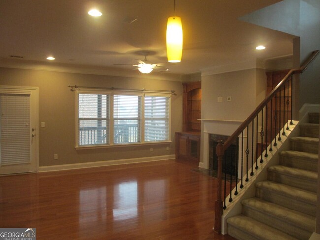328 Ashbrook Blvd in Johns Creek, GA - Foto de edificio - Building Photo