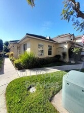 2329 Timsbury Way in Santa Maria, CA - Building Photo - Building Photo