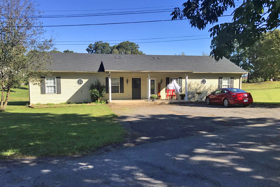 411 Filter Plant Rd in Franklin, KY - Building Photo