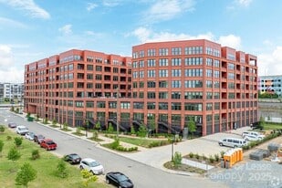 300 E 36th St, Unit B1 in Charlotte, NC - Building Photo