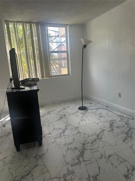 1800 Sans Souci Blvd, Unit 237 in North Miami, FL - Building Photo - Building Photo