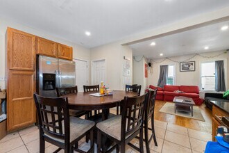 226 Calumet St, Unit 2E in Boston, MA - Building Photo - Building Photo