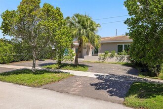 1681 Daytonia Rd in Miami, FL - Building Photo - Building Photo