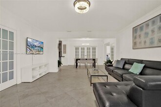 331 189th Ter in Sunny Isles Beach, FL - Building Photo - Building Photo