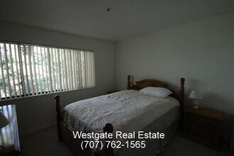 61 Creek Ct in Cotati, CA - Foto de edificio - Building Photo
