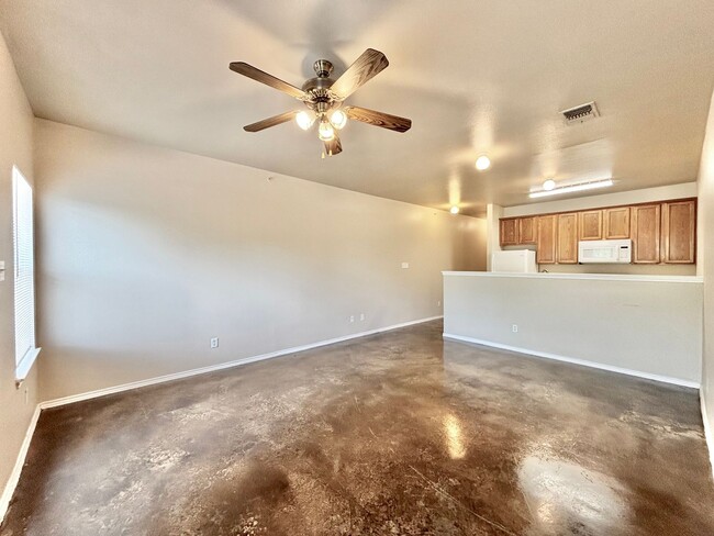 10603 Mathom Landing in Universal City, TX - Building Photo - Building Photo