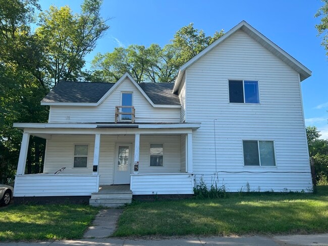 743 N Eddy St