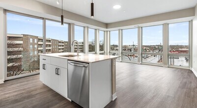 District 1860 in Lincolnwood, IL - Foto de edificio - Building Photo