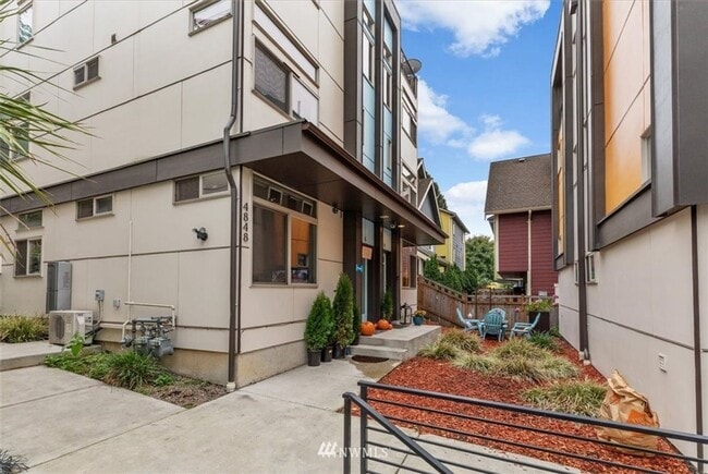 4848 Delridge Wy SW in Seattle, WA - Building Photo - Building Photo