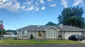 7307 N Hamilton St in Spokane, WA - Building Photo