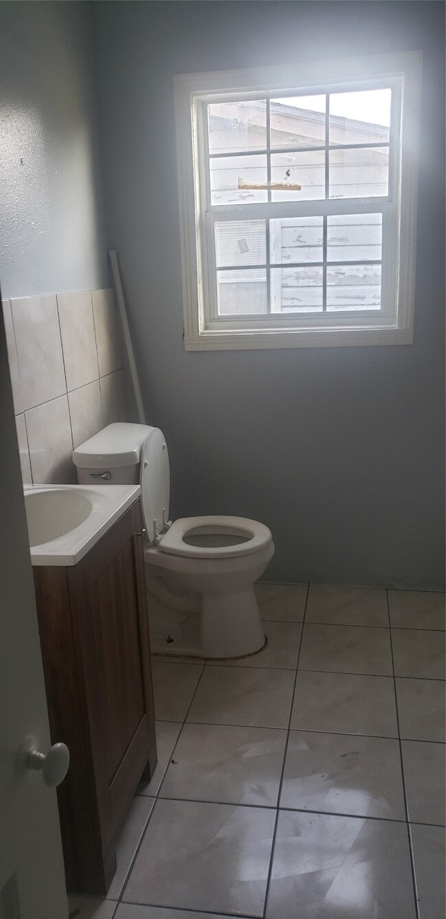 7010 England St in Houston, TX - Building Photo - Building Photo