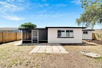 11524 Newell Dr in Port Richey, FL - Building Photo - Building Photo