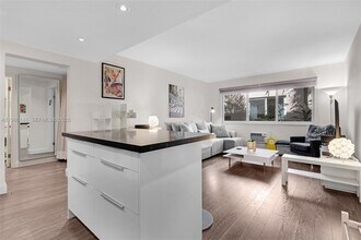 1117 Meridian Ave in Miami Beach, FL - Building Photo - Building Photo