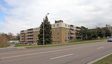 Donview Manor in Toronto, ON - Building Photo - Building Photo