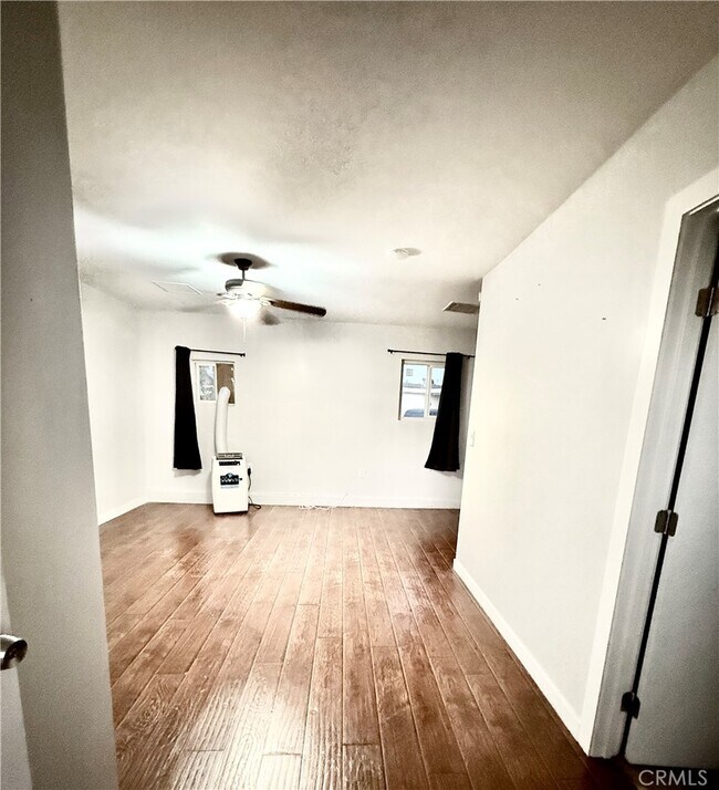11418 Arminta St in Los Angeles, CA - Building Photo - Building Photo