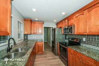 1705 E Lambright St N, Unit 306 in Tampa, FL - Foto de edificio - Building Photo