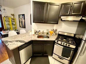 206 7th St in Jersey City, NJ - Building Photo - Building Photo