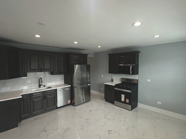 2702 S Union Ave in Chicago, IL - Building Photo - Building Photo