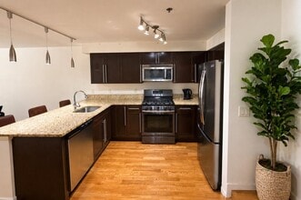 5711 Jefferson St in West New York, NJ - Building Photo - Building Photo