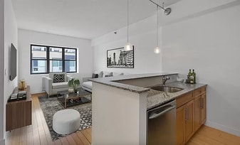313 W 53rd St, Unit 2F in New York, NY - Building Photo