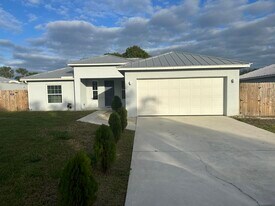 1216 33rd Ave SW in Vero Beach, FL - Building Photo