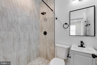 927 N 42nd St in Philadelphia, PA - Building Photo - Building Photo