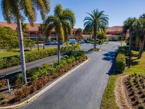15989 Mandolin Bay Dr in Ft. Myers, FL - Foto de edificio - Building Photo