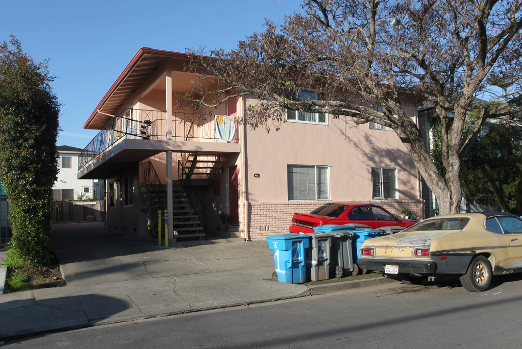 475 Milton Ave in San Bruno, CA - Building Photo