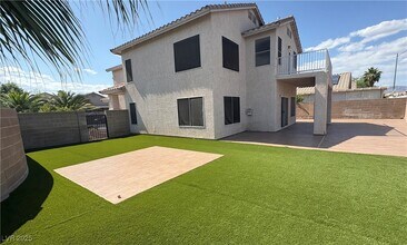 4520 Grand Rock Dr in North Las Vegas, NV - Building Photo - Building Photo
