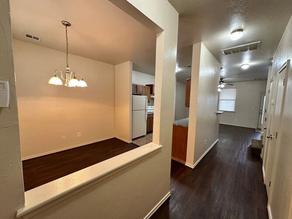 212 Chalmette Dr in Norman, OK - Building Photo