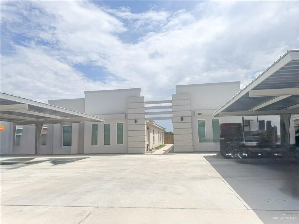 10 Sage Dr in Weslaco, TX - Building Photo