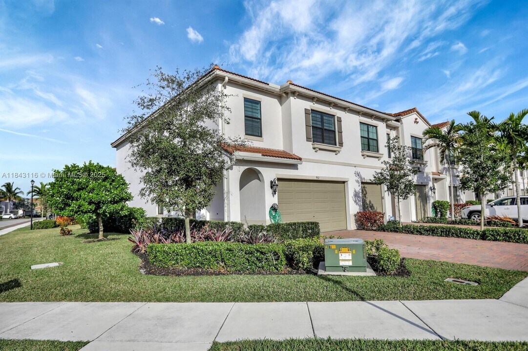9517 Glider Wy in Boca Raton, FL - Building Photo
