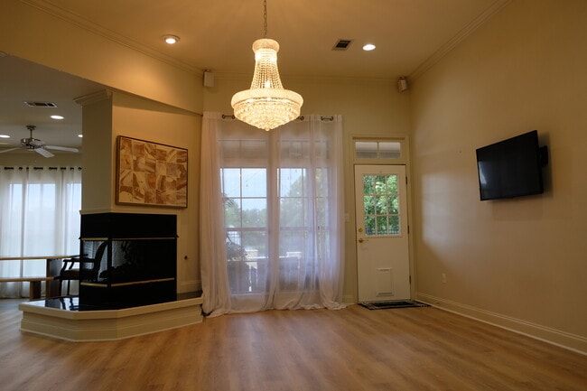 property at 10532 Oakridge Park Ave