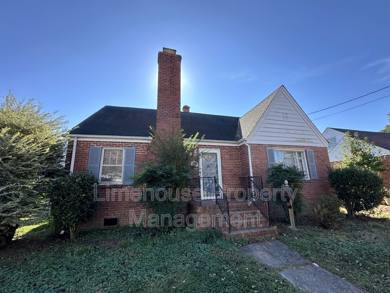 1110 Edgewood Ave in Chesapeake, VA - Building Photo