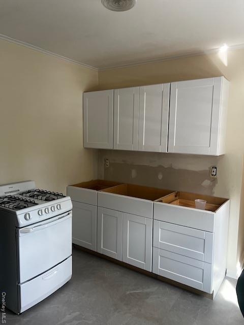 20 Oyster Bay Road in Locust Valley, NY - Building Photo - Building Photo