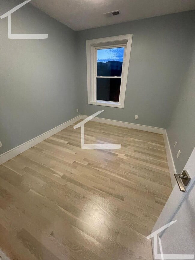 13 University Rd in Brookline, MA - Building Photo - Building Photo