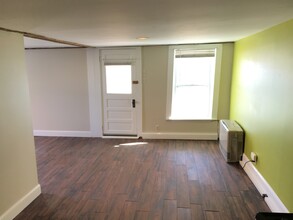 7 Wells St in Enfield, NH - Foto de edificio - Building Photo