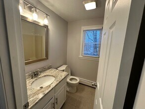 44 Bishop Ave in Southington, CT - Building Photo - Building Photo