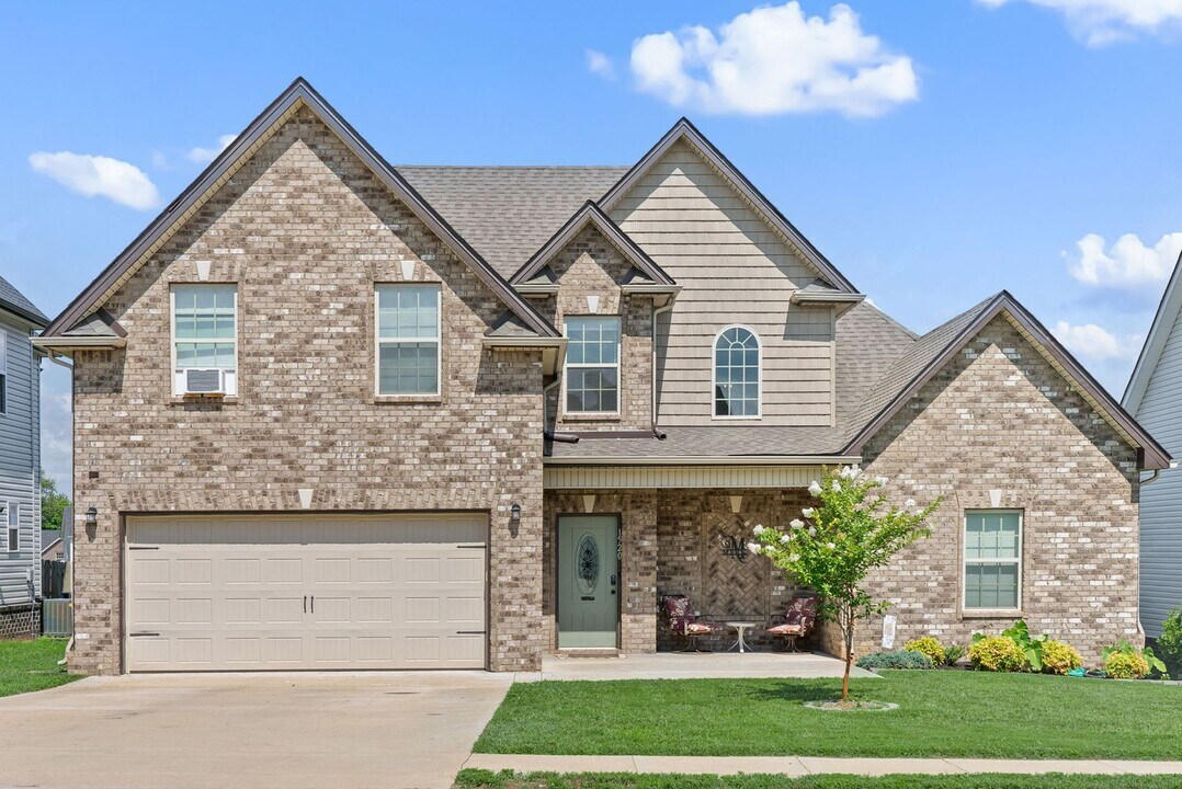 1520 Kestrel Dr in Clarksville, TN - Building Photo