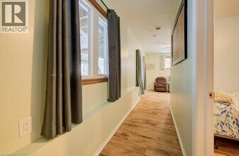 4 Perin Pl in Kitchener, ON - Building Photo - Building Photo