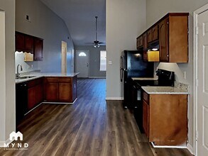 724 Stuckert Dr in Burleson, TX - Foto de edificio - Building Photo