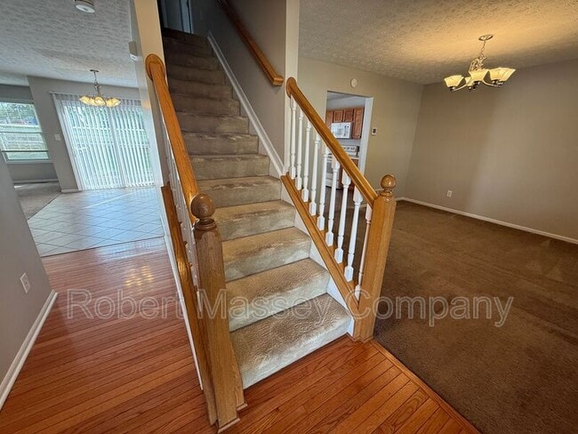 6716 Bluffview Cir in Louisville, KY - Foto de edificio - Building Photo