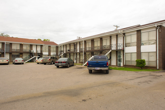 Twin Gates in Birmingham, AL - Building Photo - Building Photo