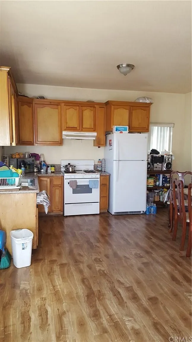 1590 E 45th St in Los Angeles, CA - Building Photo - Building Photo