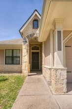 103 Garden Acres in Huntsville, TX - Building Photo - Building Photo