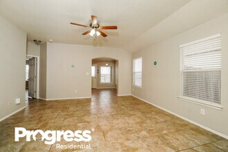 6615 Lucky Fields in Converse, TX - Building Photo - Building Photo