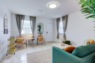 4201 NW 24th Ave in Miami, FL - Building Photo - Building Photo