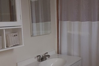 9417 Rose St, Unit 5 in Bellflower, CA - Building Photo - Building Photo