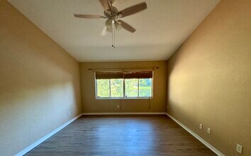 5619 52nd Ave N in St. Petersburg, FL - Building Photo - Building Photo