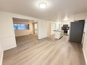 1101 S 680 W in Provo, UT - Foto de edificio - Building Photo